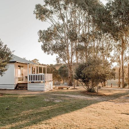 Eight Acres Lakes Entrance Guest House Exterior photo