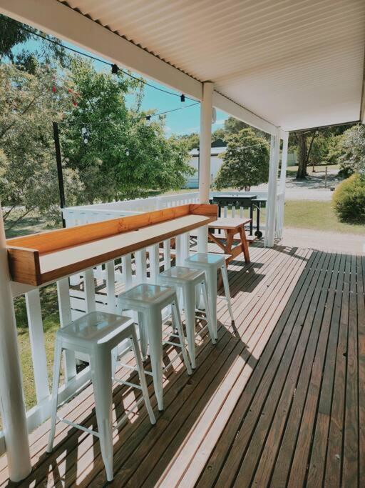 Eight Acres Lakes Entrance Guest House Exterior photo