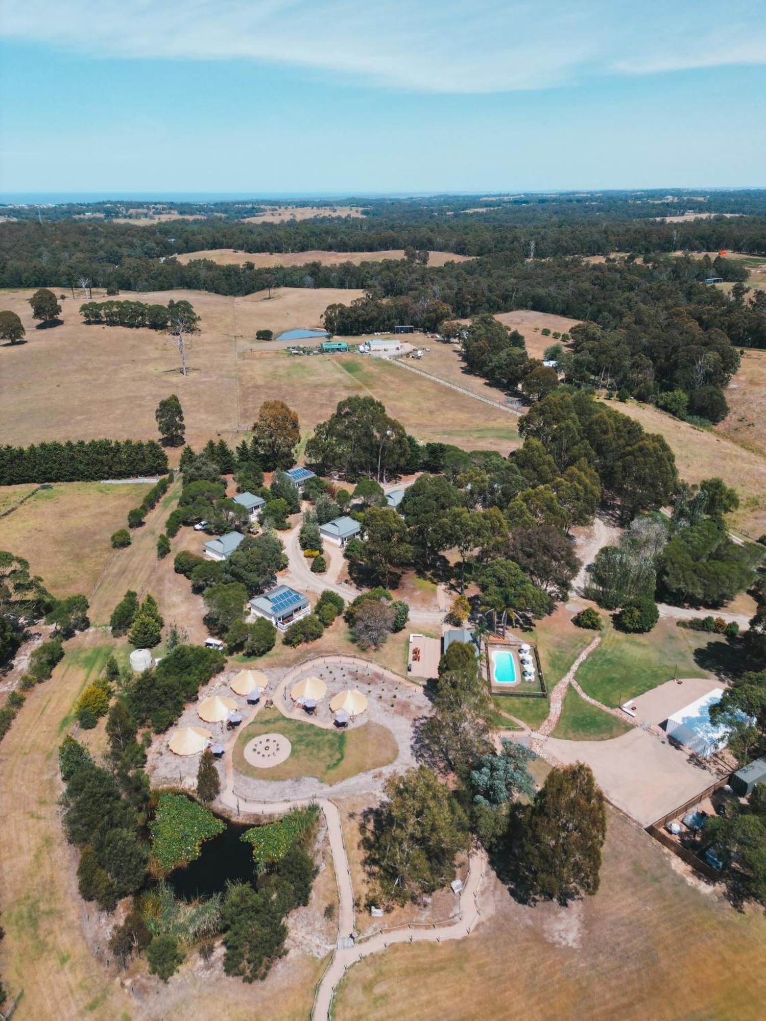 Eight Acres Lakes Entrance Guest House Exterior photo