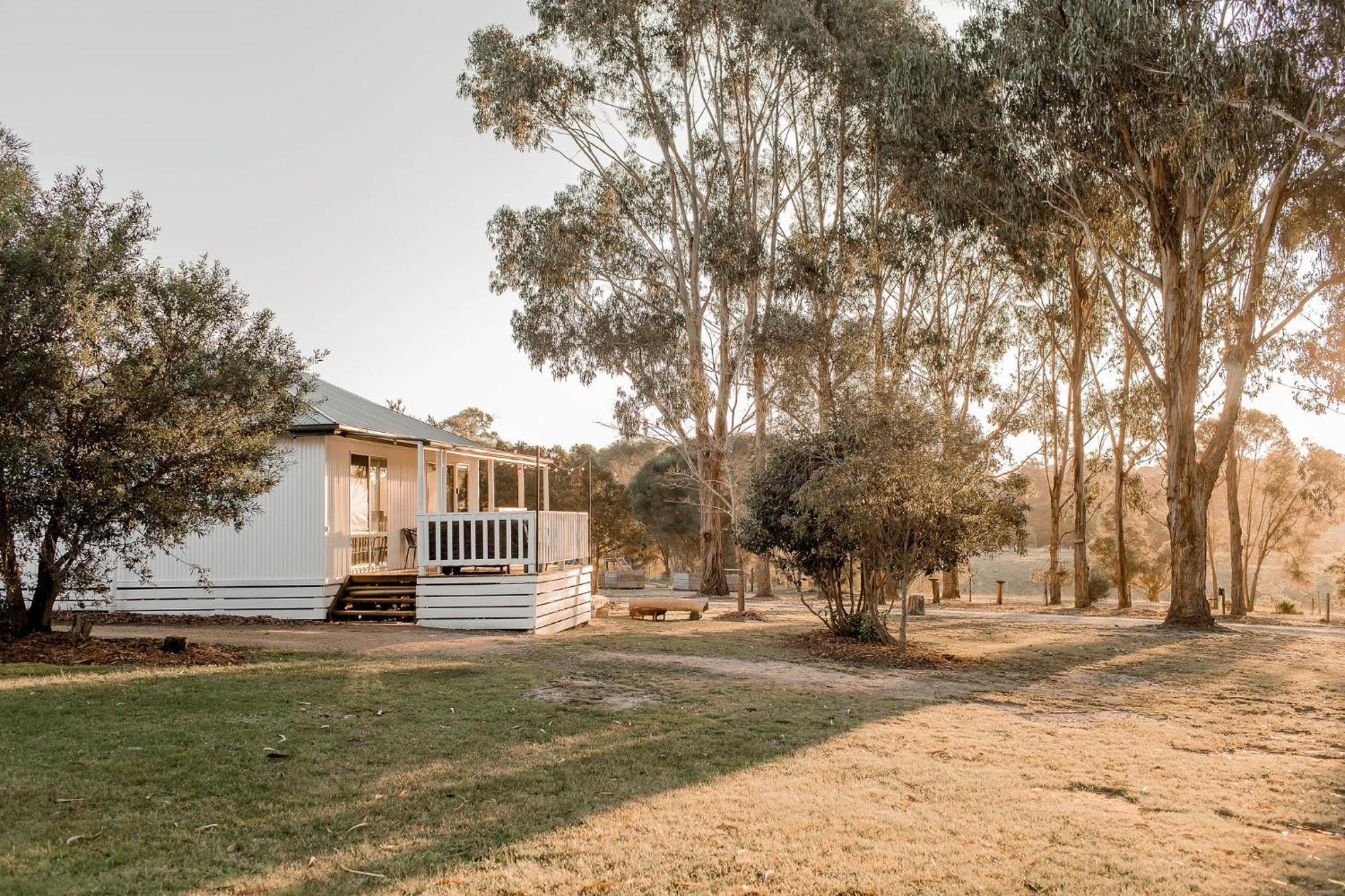 Eight Acres Lakes Entrance Guest House Exterior photo